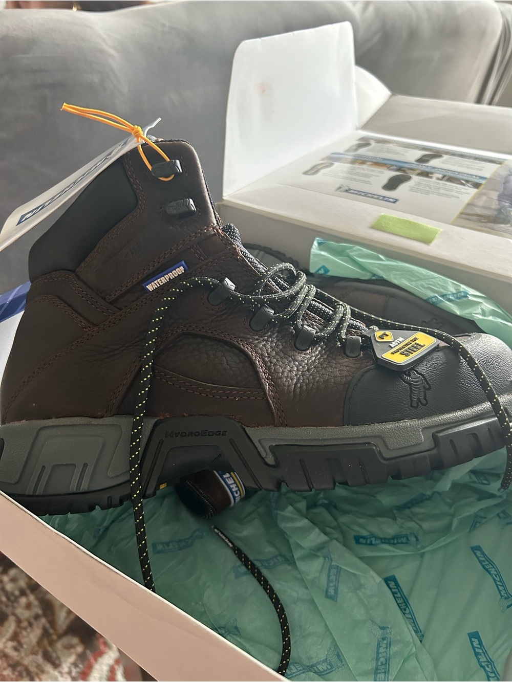 New Brown Men's Michelin 6" HydroEdge Steel Toe Waterproof Boots Size 9.5